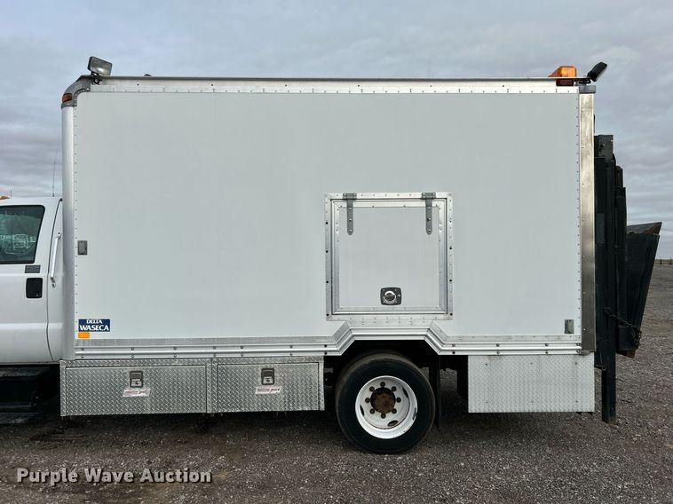 image for item OM9233 2005 Ford F650 Super Duty service truck