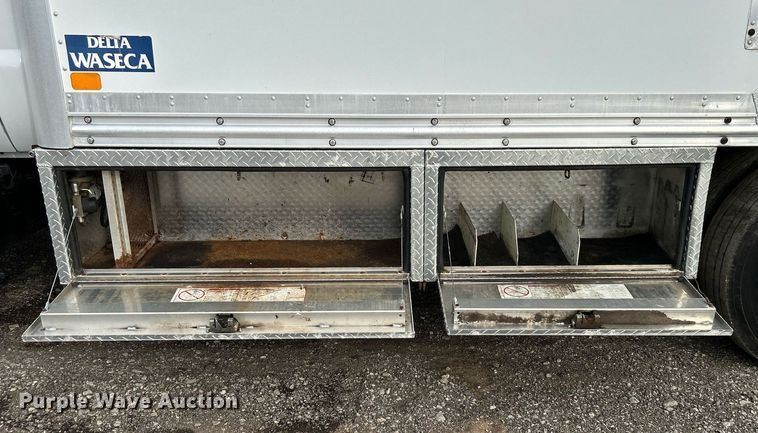 image for item OM9233 2005 Ford F650 Super Duty service truck