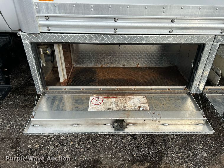 image for item OM9233 2005 Ford F650 Super Duty service truck