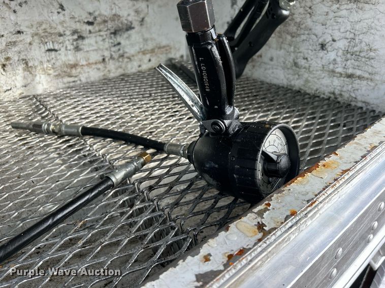 image for item OM9233 2005 Ford F650 Super Duty service truck