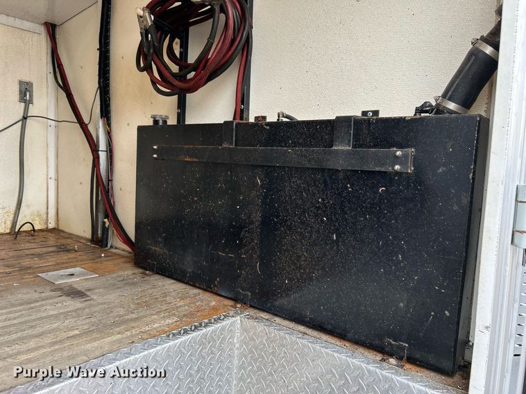 image for item OM9233 2005 Ford F650 Super Duty service truck