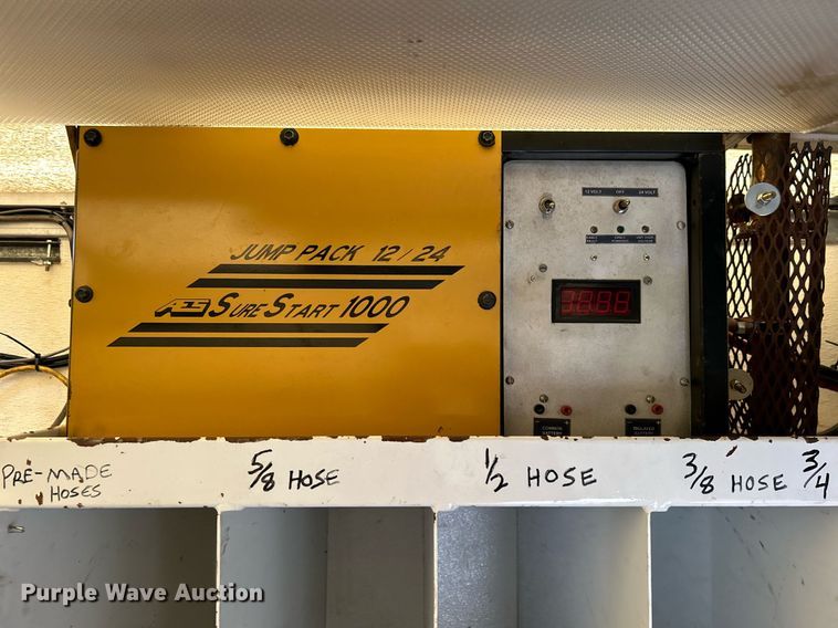 image for item OM9233 2005 Ford F650 Super Duty service truck