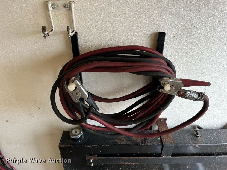 image for item OM9233 2005 Ford F650 Super Duty service truck