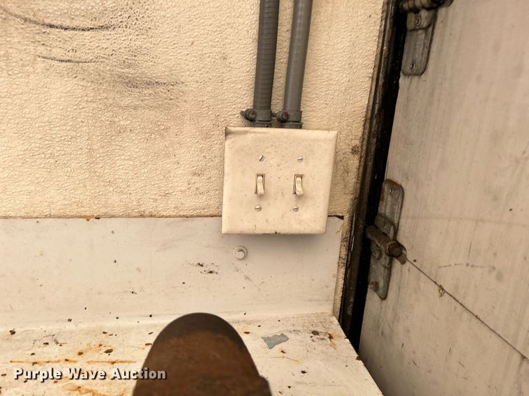 image for item OM9233 2005 Ford F650 Super Duty service truck