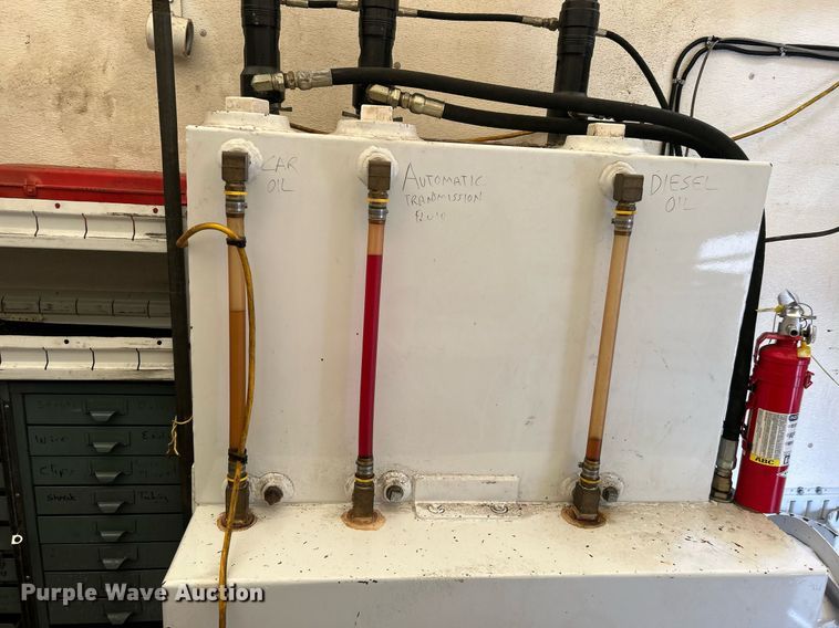 image for item OM9233 2005 Ford F650 Super Duty service truck