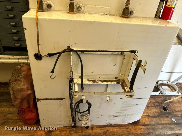 image for item OM9233 2005 Ford F650 Super Duty service truck