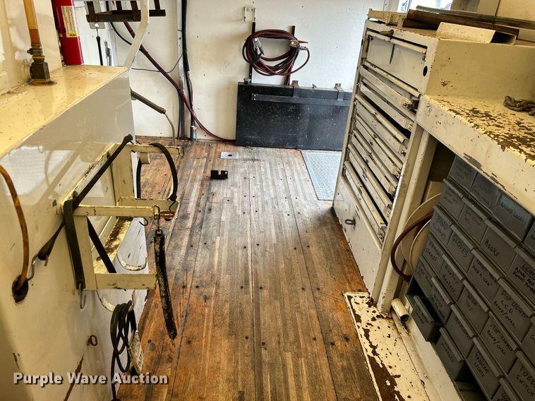 image for item OM9233 2005 Ford F650 Super Duty service truck