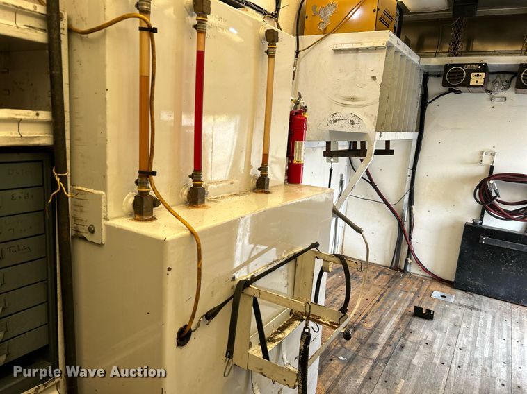 image for item OM9233 2005 Ford F650 Super Duty service truck