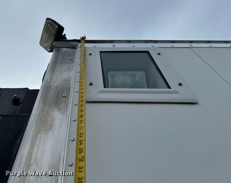 image for item OM9233 2005 Ford F650 Super Duty service truck