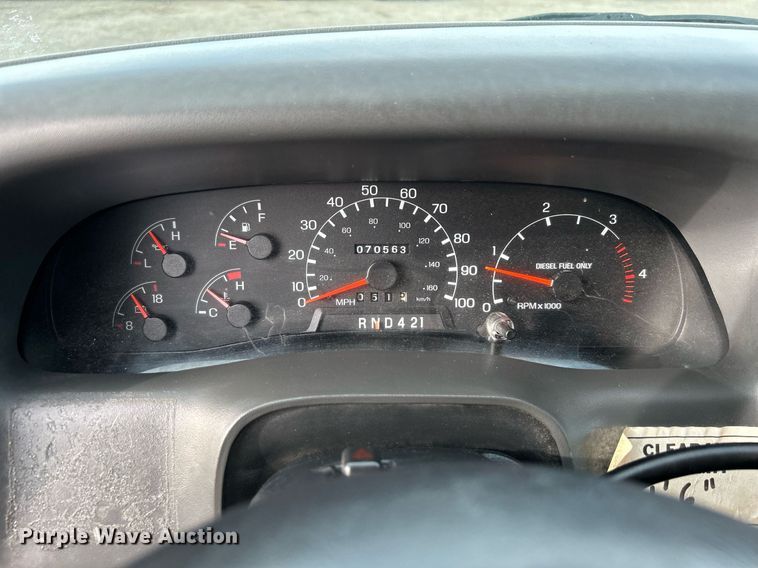 image for item OM9233 2005 Ford F650 Super Duty service truck