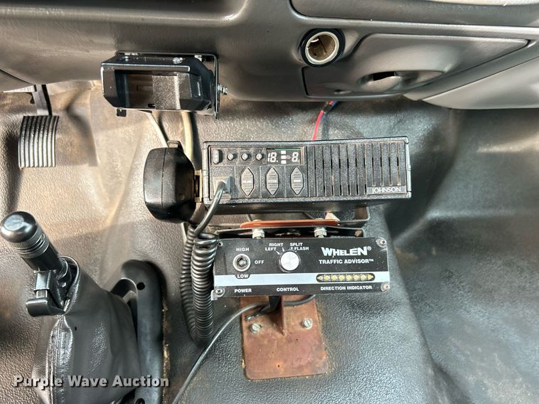 image for item OM9233 2005 Ford F650 Super Duty service truck