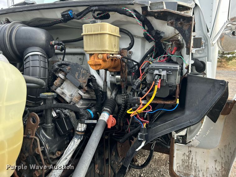 image for item OM9233 2005 Ford F650 Super Duty service truck