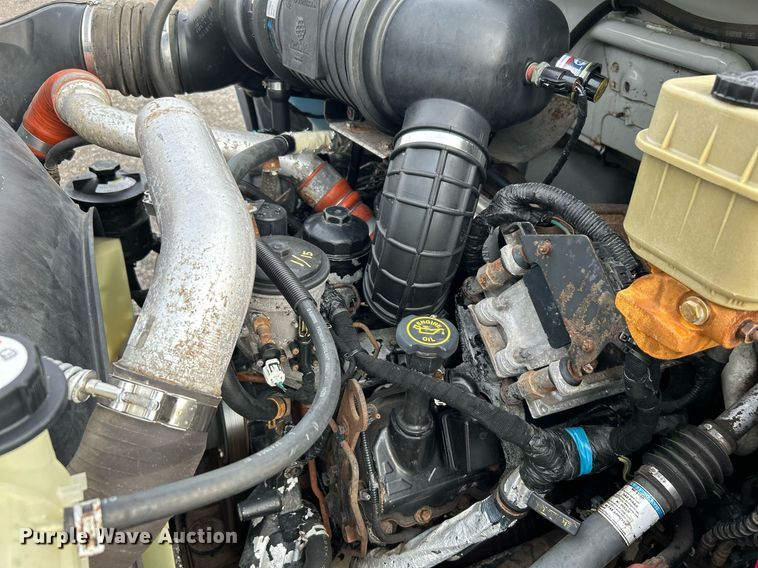 image for item OM9233 2005 Ford F650 Super Duty service truck