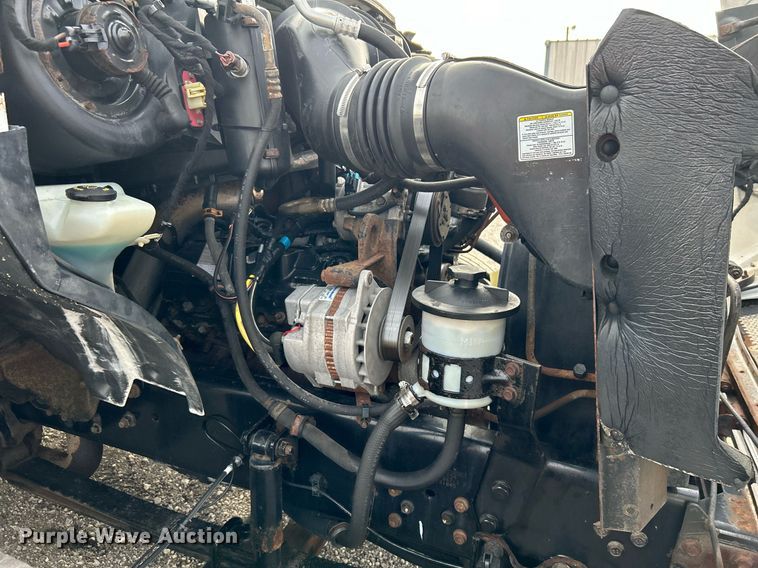 image for item OM9233 2005 Ford F650 Super Duty service truck