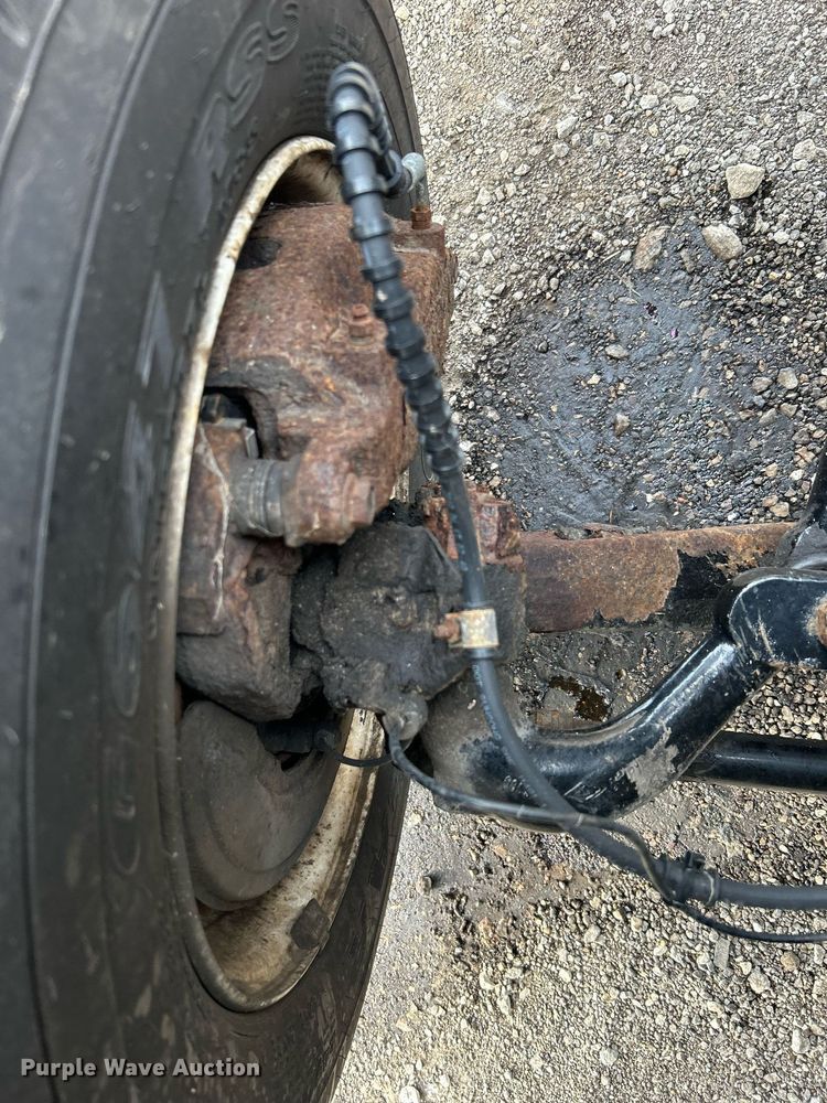 image for item OM9233 2005 Ford F650 Super Duty service truck