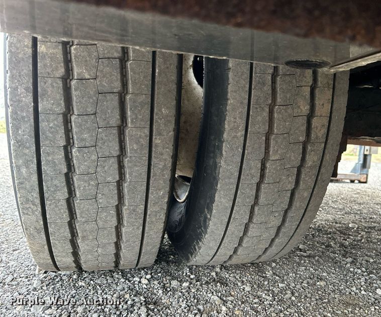 image for item OM9233 2005 Ford F650 Super Duty service truck