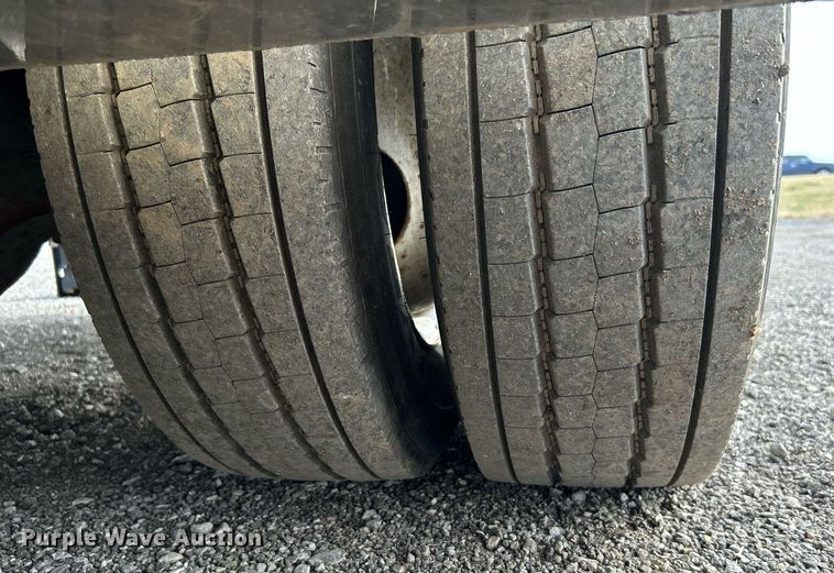 image for item OM9233 2005 Ford F650 Super Duty service truck