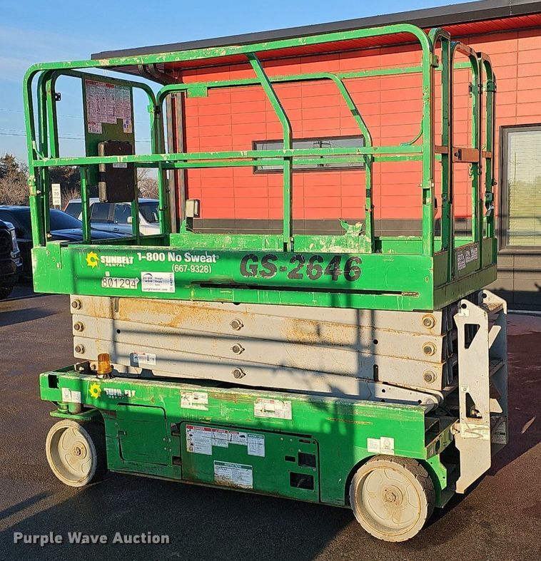 image for item DK0515 2015 Genie GS-2646 scissor lift