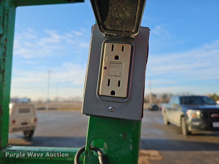 image for item DK0515 2015 Genie GS-2646 scissor lift