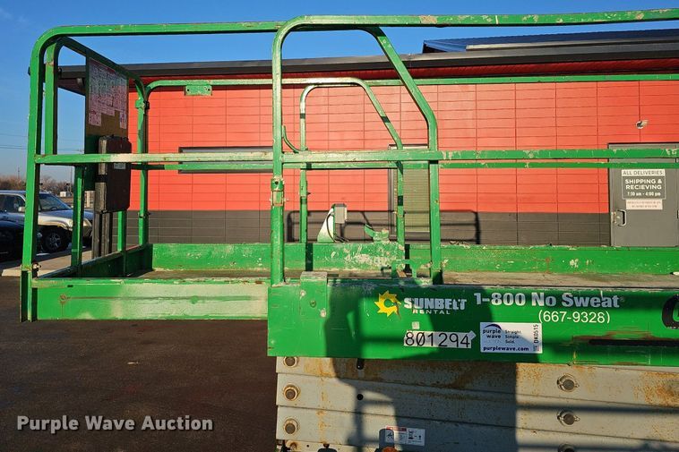 image for item DK0515 2015 Genie GS-2646 scissor lift