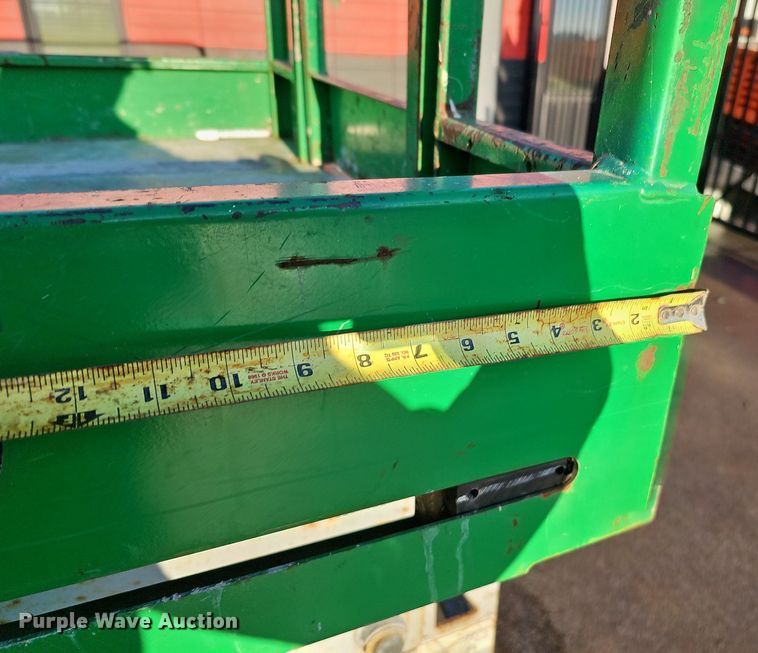 image for item DK0515 2015 Genie GS-2646 scissor lift