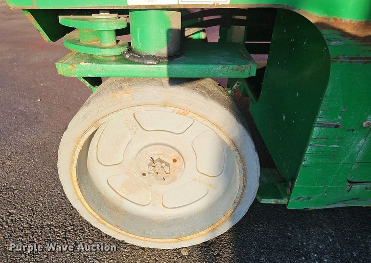 image for item DK0515 2015 Genie GS-2646 scissor lift