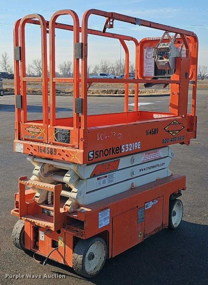 image for item DK0518 2016 Snorkel S3219E scissor lift