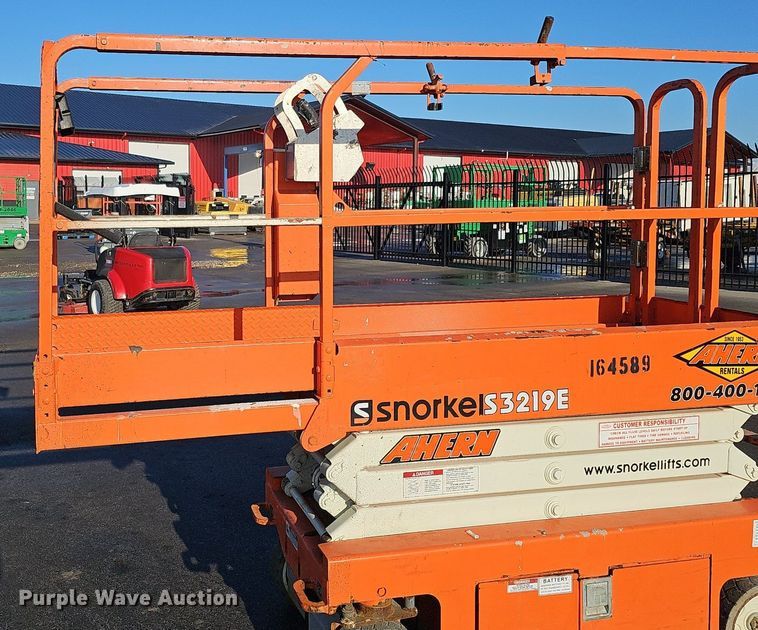 image for item DK0518 2016 Snorkel S3219E scissor lift