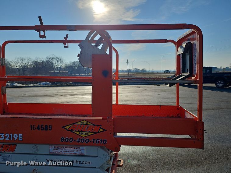 image for item DK0518 2016 Snorkel S3219E scissor lift