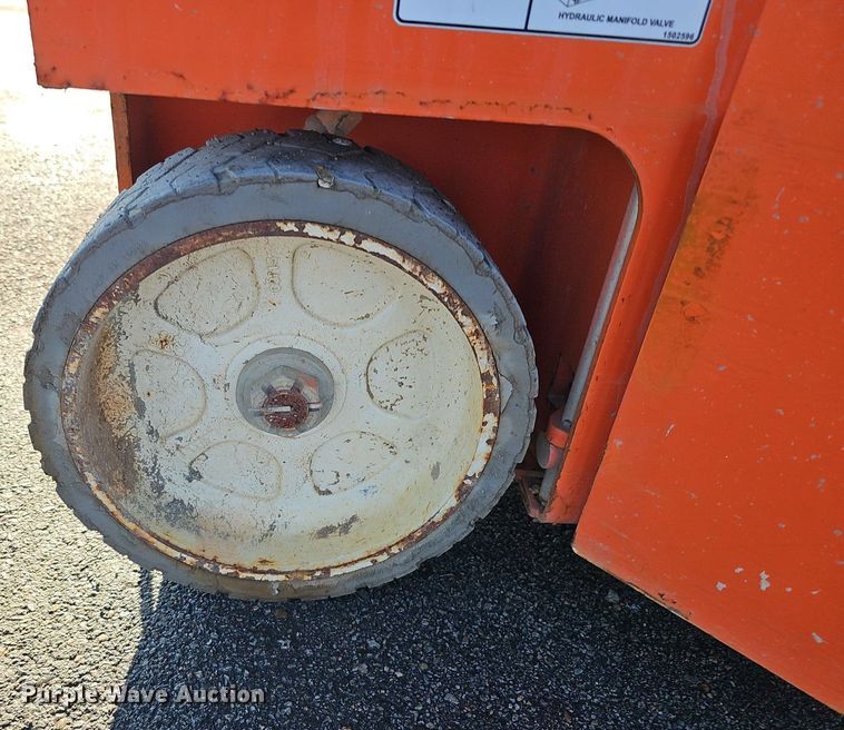 image for item DK0518 2016 Snorkel S3219E scissor lift