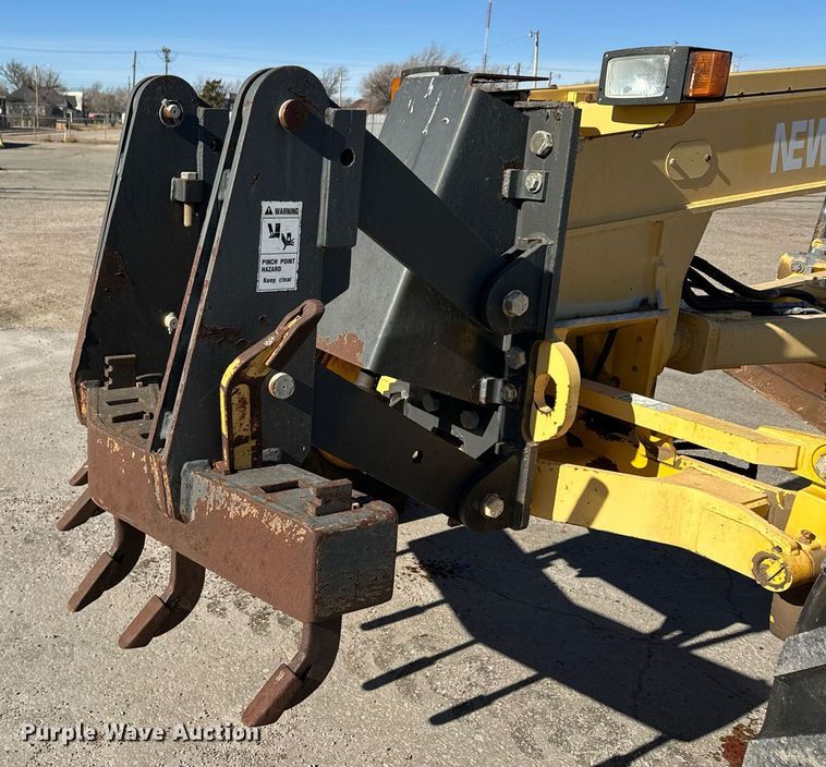 image for item DK6741 2004 New Holland RG140B motor grader