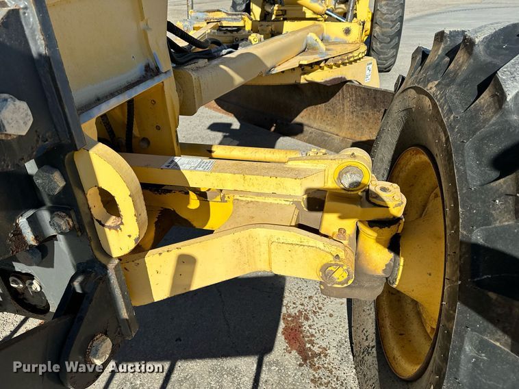 image for item DK6741 2004 New Holland RG140B motor grader