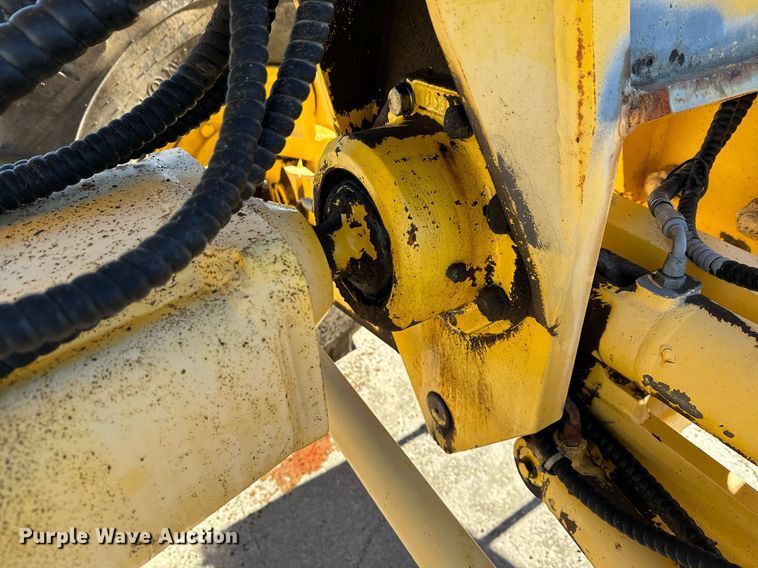 image for item DK6741 2004 New Holland RG140B motor grader