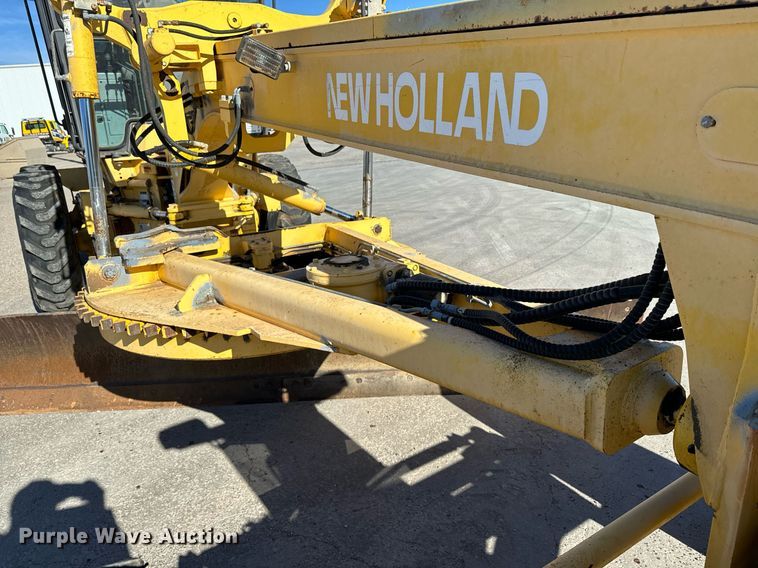 image for item DK6741 2004 New Holland RG140B motor grader