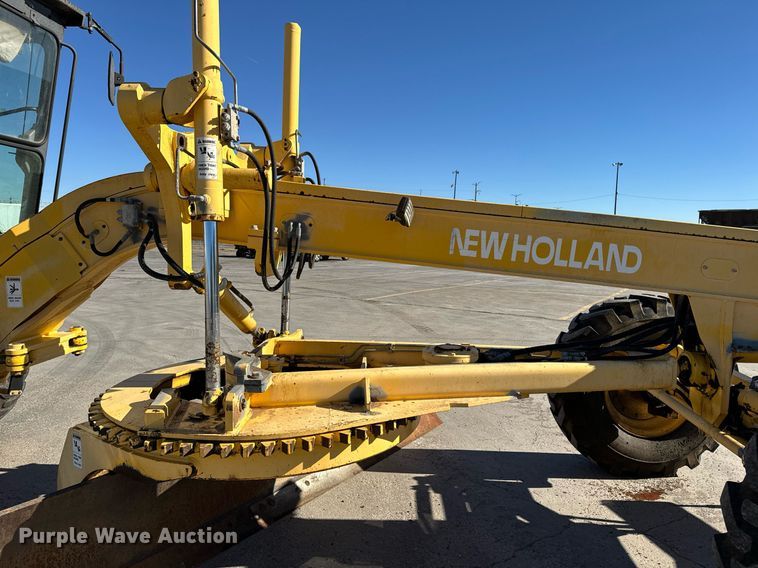 image for item DK6741 2004 New Holland RG140B motor grader