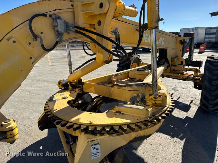 image for item DK6741 2004 New Holland RG140B motor grader