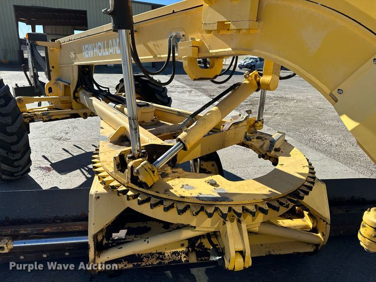 image for item DK6741 2004 New Holland RG140B motor grader