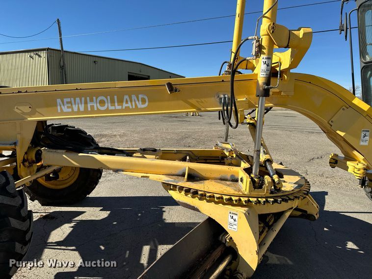 image for item DK6741 2004 New Holland RG140B motor grader