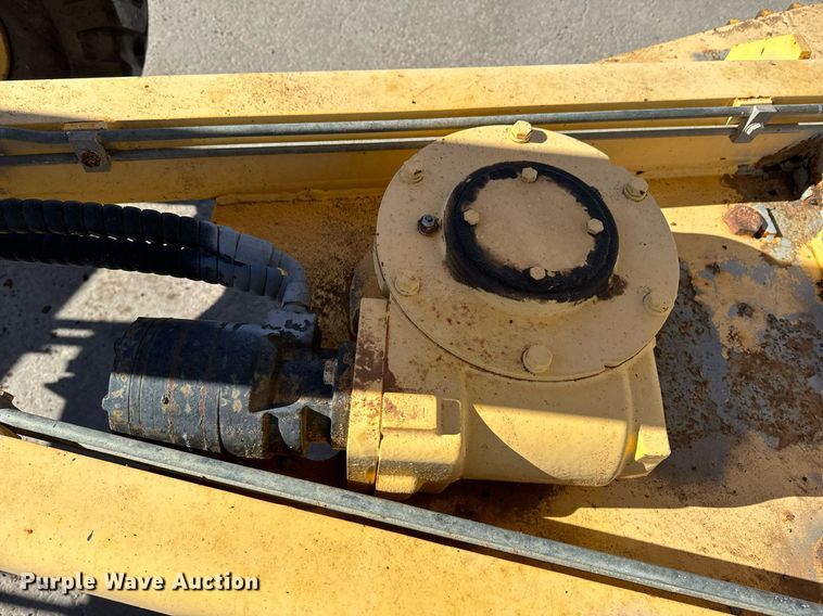 image for item DK6741 2004 New Holland RG140B motor grader