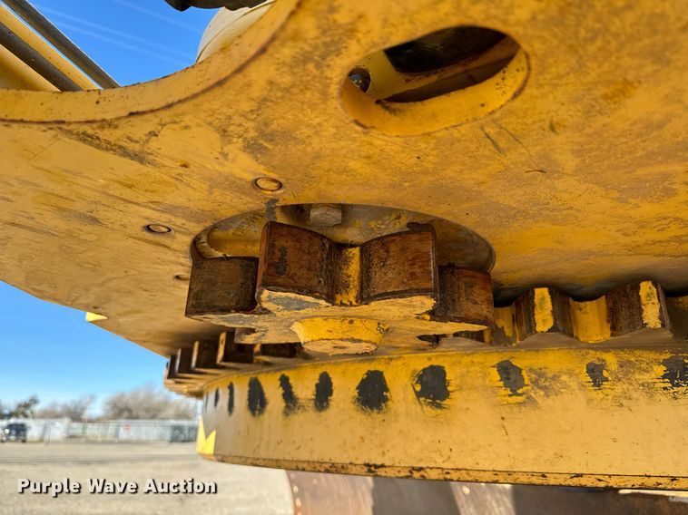 image for item DK6741 2004 New Holland RG140B motor grader