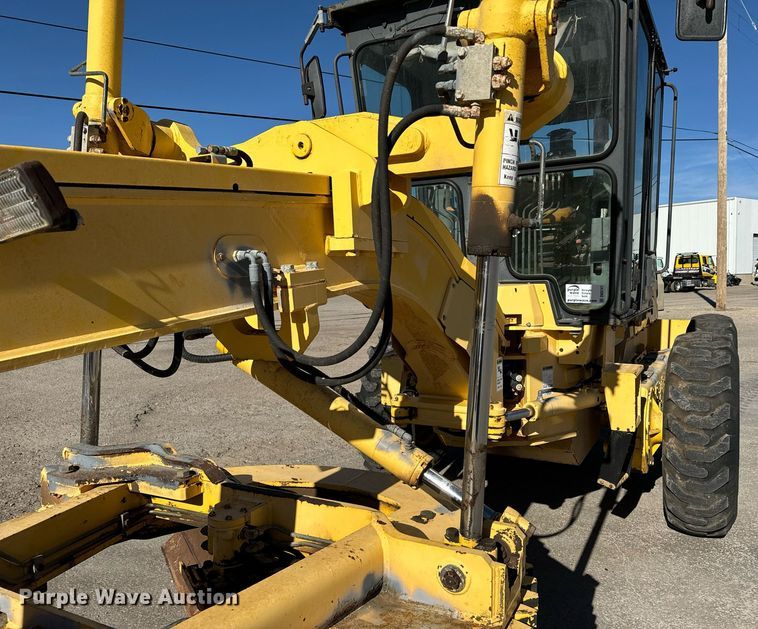 image for item DK6741 2004 New Holland RG140B motor grader