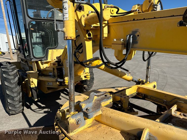 image for item DK6741 2004 New Holland RG140B motor grader