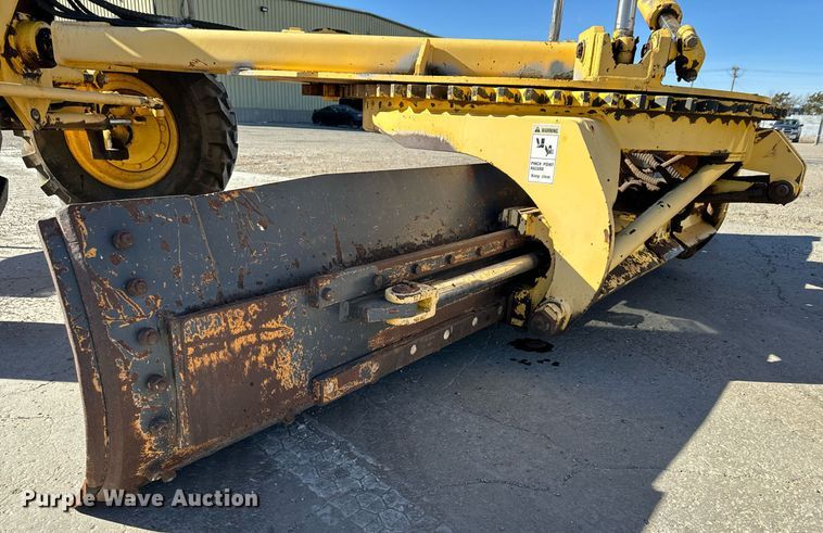 image for item DK6741 2004 New Holland RG140B motor grader