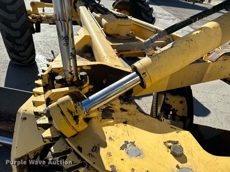 image for item DK6741 2004 New Holland RG140B motor grader