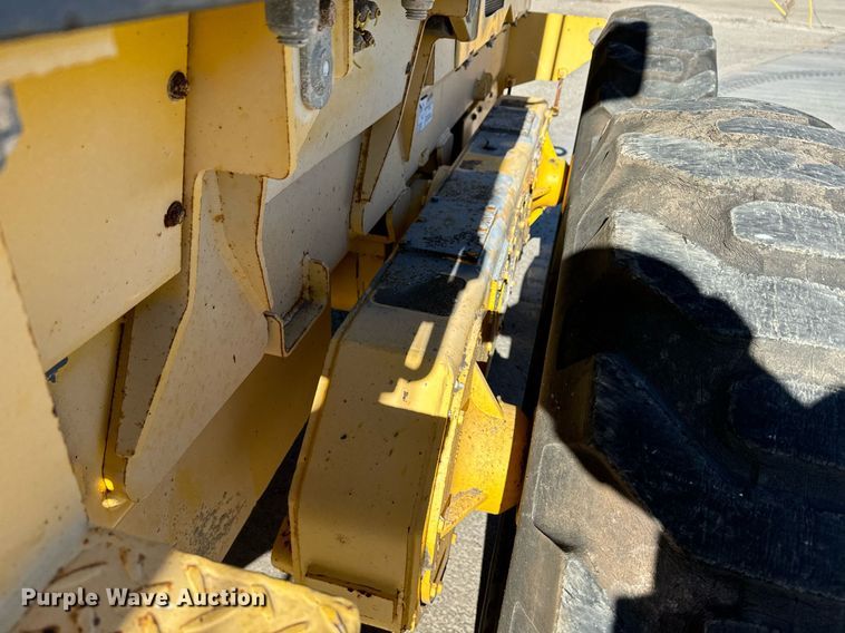 image for item DK6741 2004 New Holland RG140B motor grader