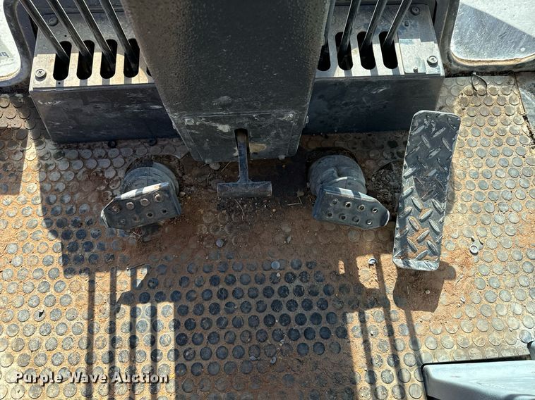 image for item DK6741 2004 New Holland RG140B motor grader