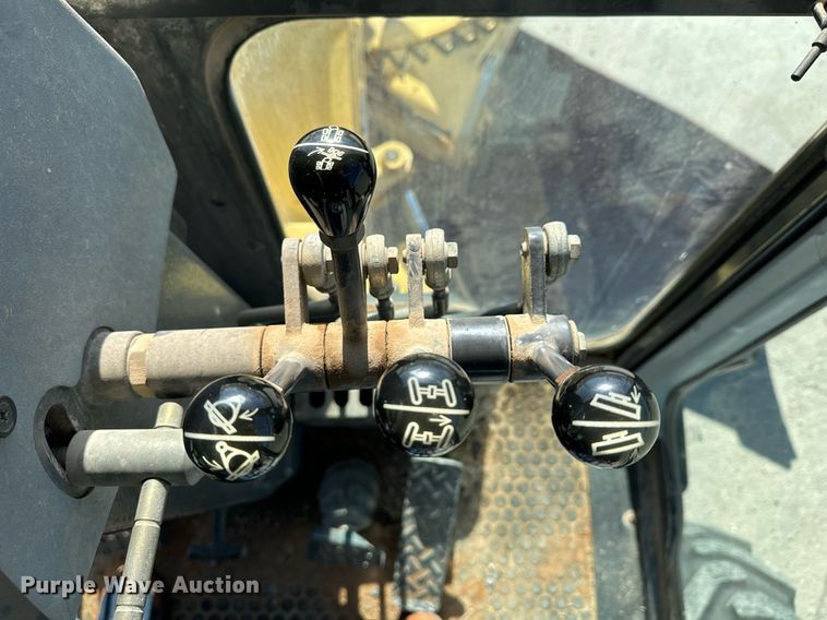 image for item DK6741 2004 New Holland RG140B motor grader