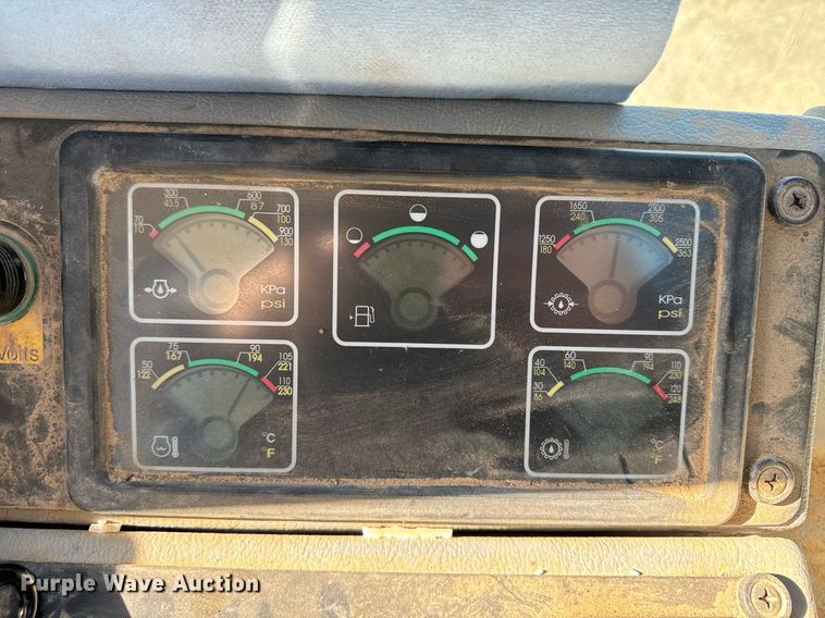 image for item DK6741 2004 New Holland RG140B motor grader