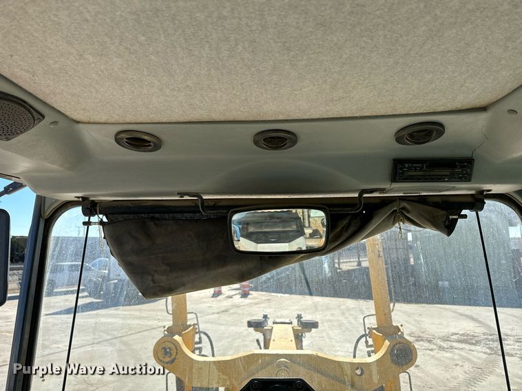 image for item DK6741 2004 New Holland RG140B motor grader