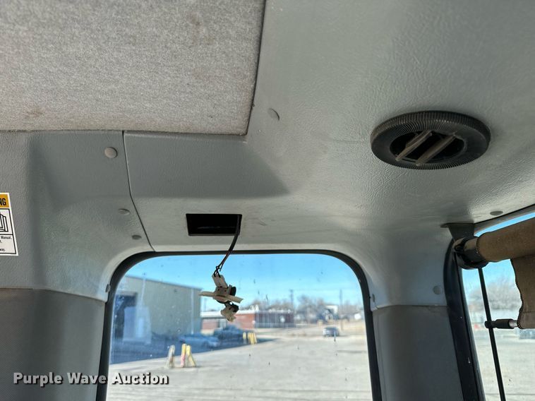 image for item DK6741 2004 New Holland RG140B motor grader